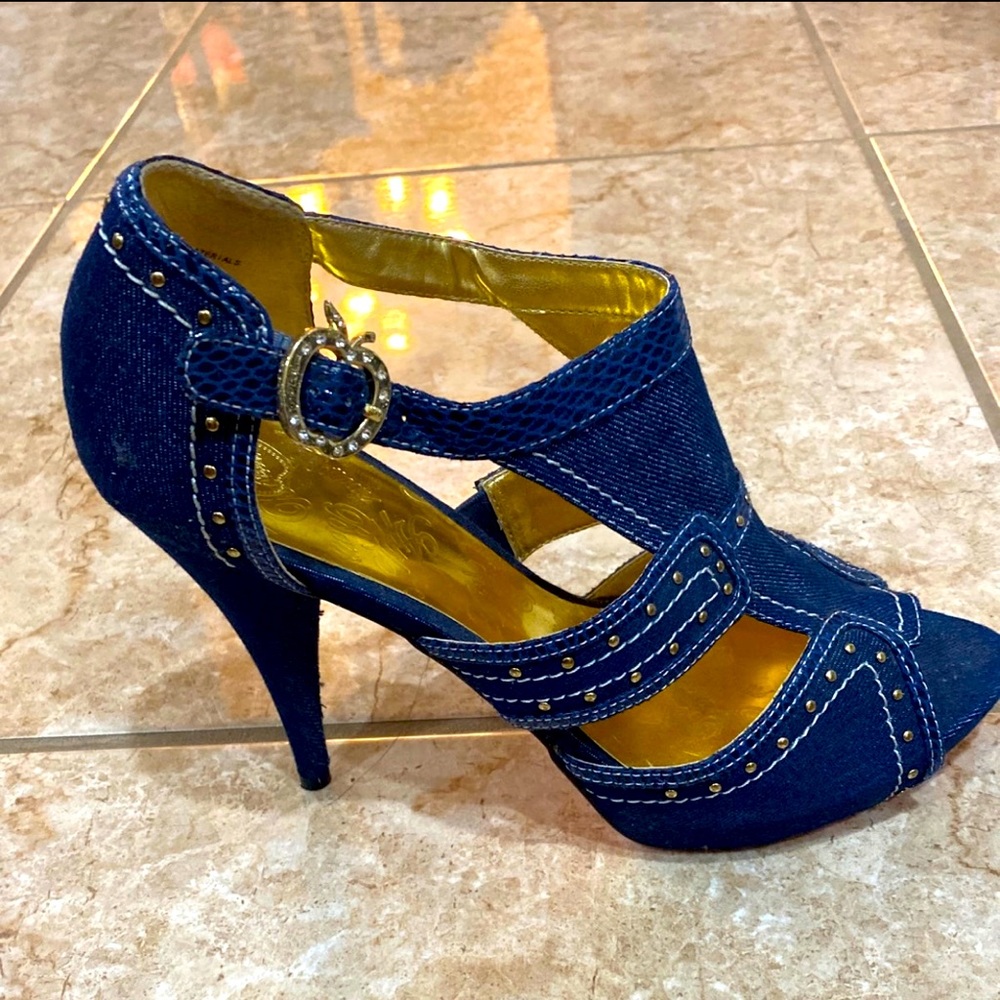AppleBottom Denim Heels